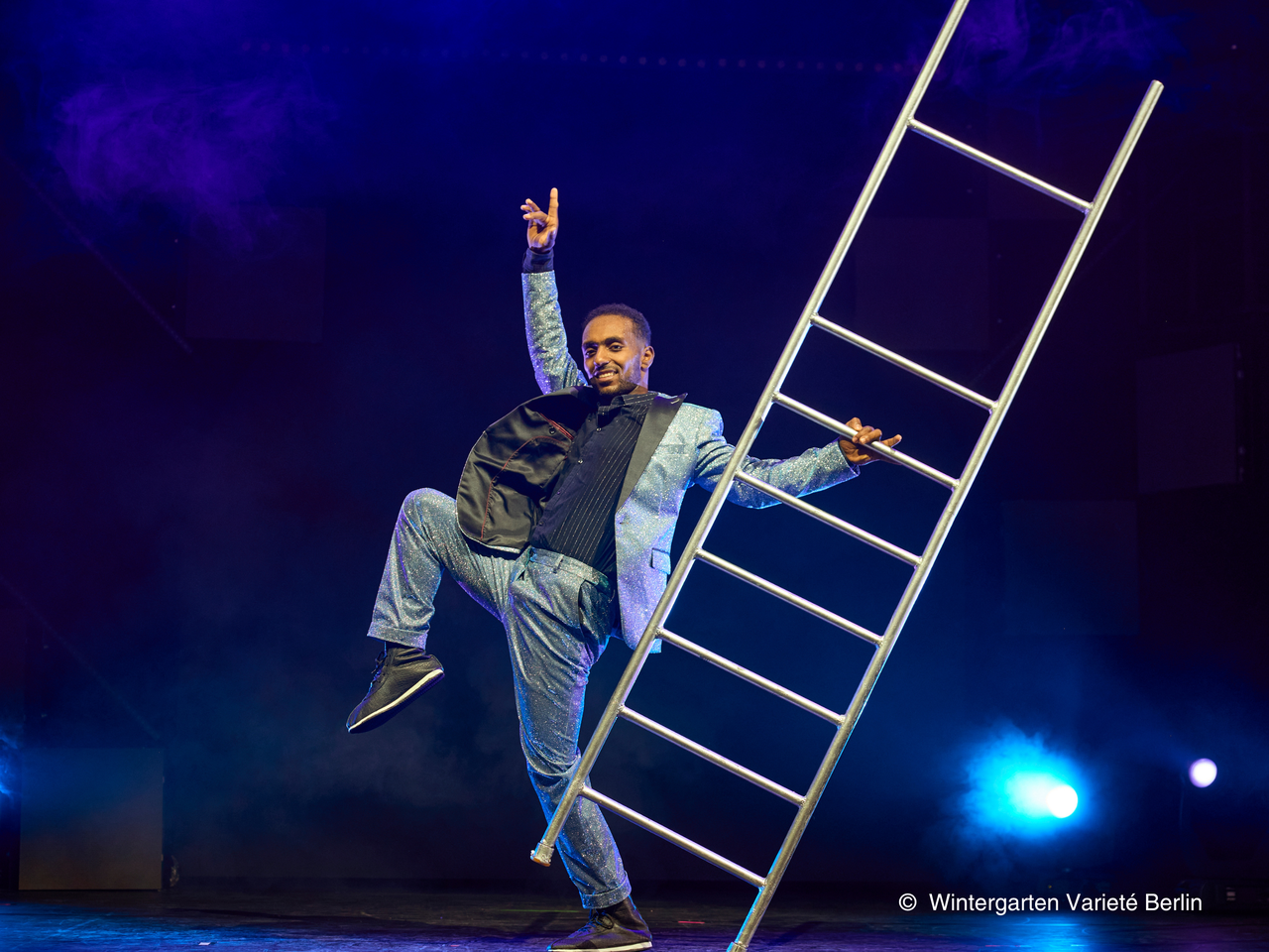 DISCO – Acrobatics * Dinner * Dance