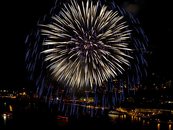 vorschaubild zuschauermagnet: rhein in flammen